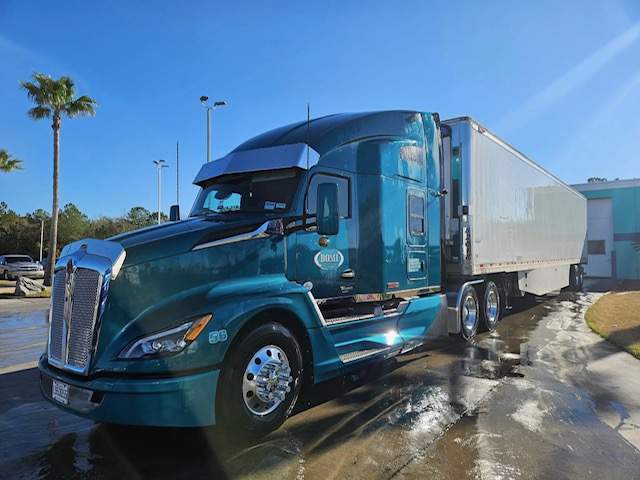 Service d'expédition fiable et efficace.